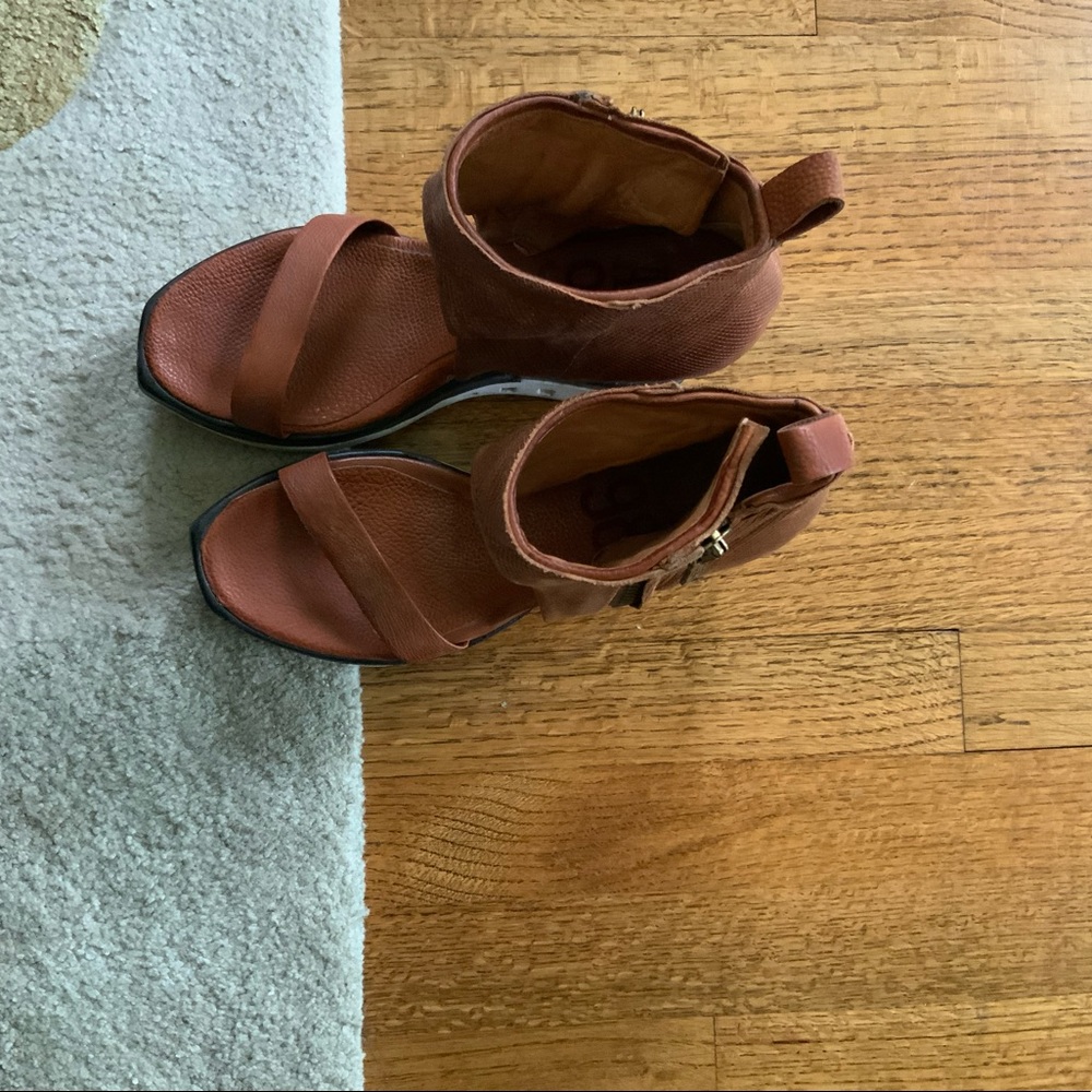 A.S. 98 women’s beautiful whiskey colored platform wedges size 9.5 - Picture 4 of 4